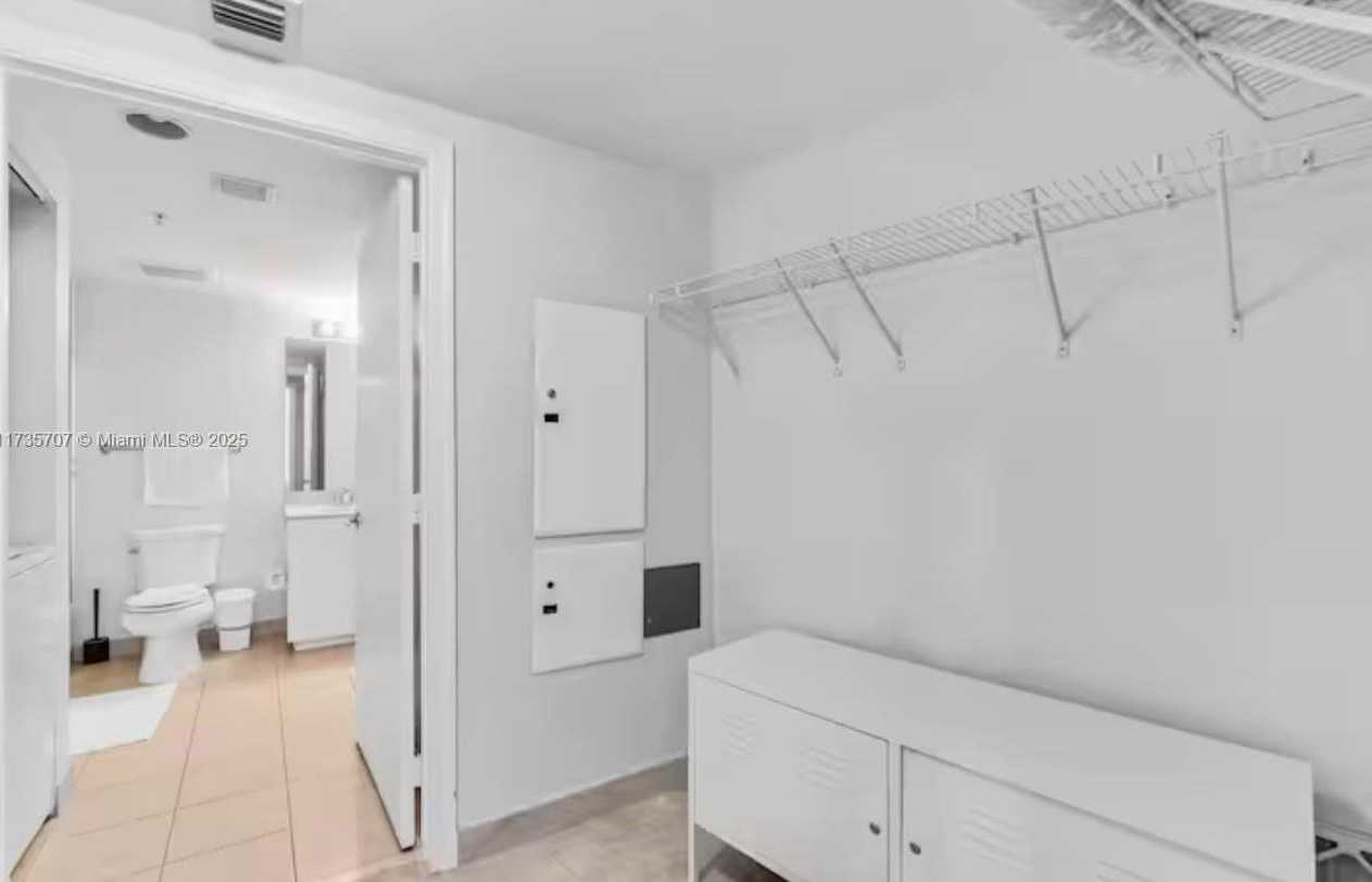 Small Image of 1750 NORTH BAYSHORE DR #3405, Miami Number 14