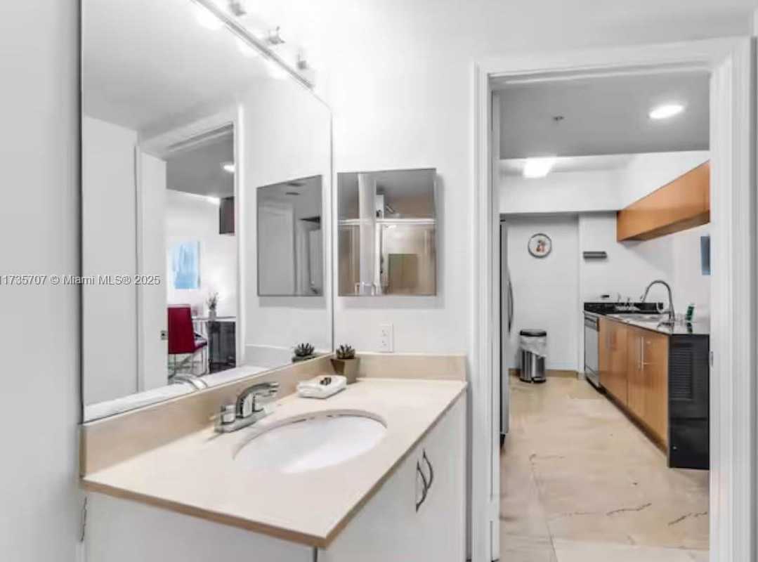 Small Image of 1750 NORTH BAYSHORE DR #3405, Miami Number 15