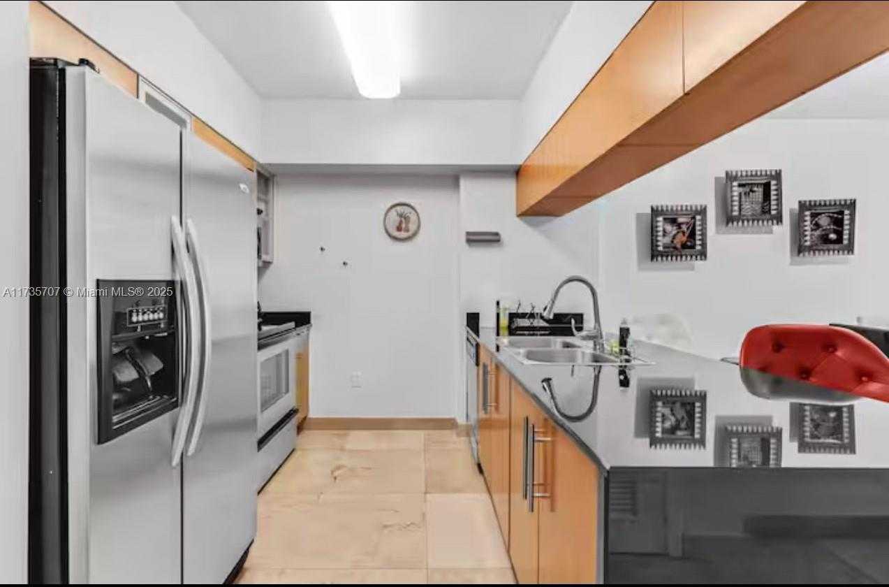 Small Image of 1750 NORTH BAYSHORE DR #3405, Miami Number 5