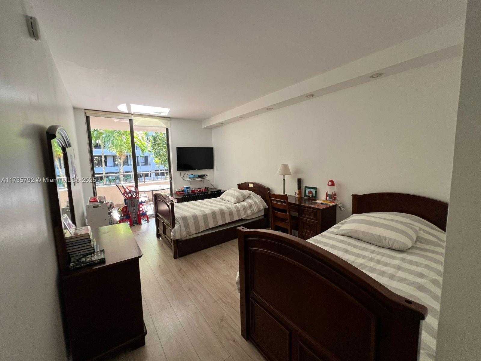 Small Image of 101 CRANDON BLVD #279, Key Biscayne Number 15