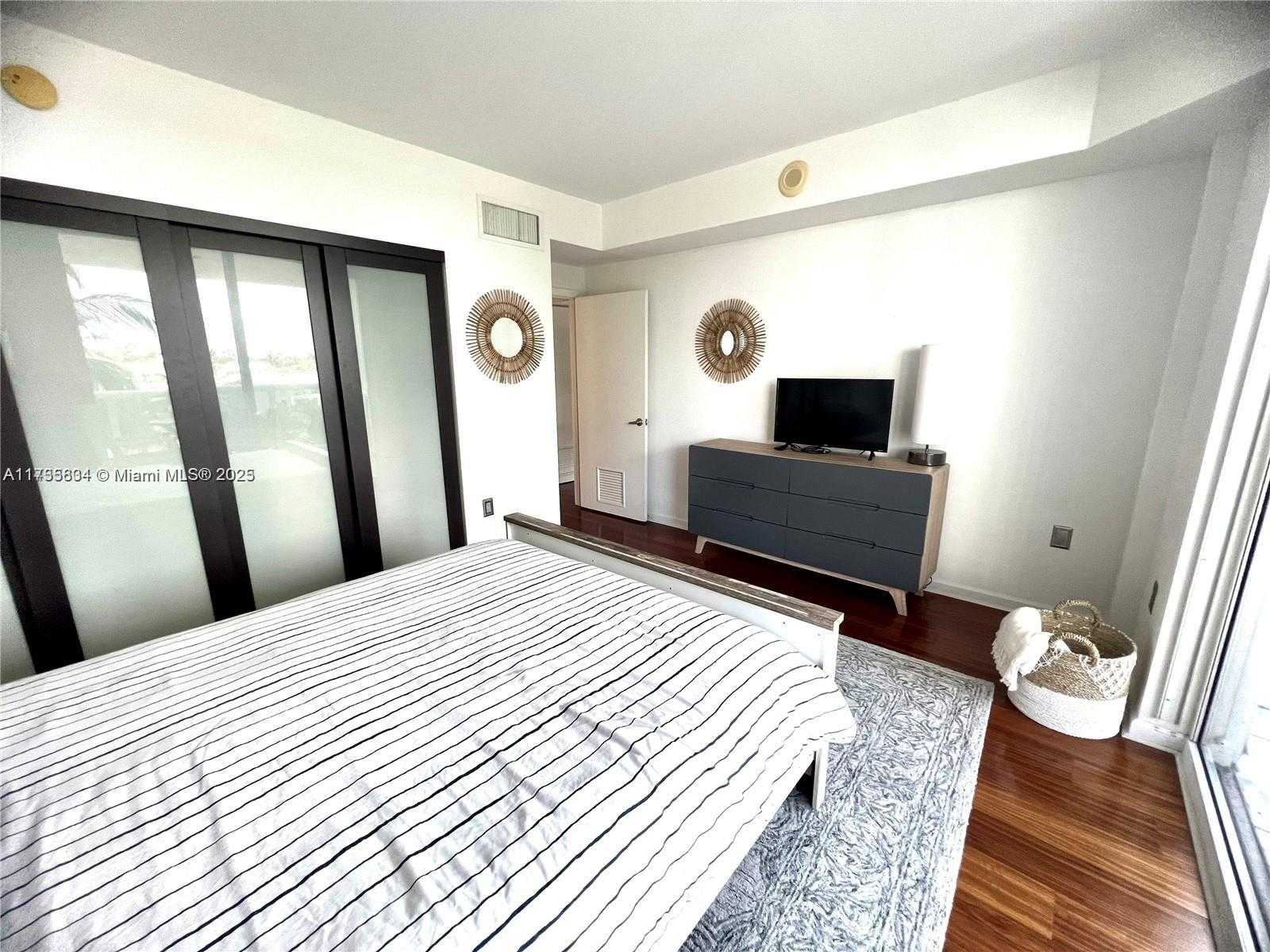 Small Image of 10275 COLLINS AVE #323, Bal Harbour Number 19