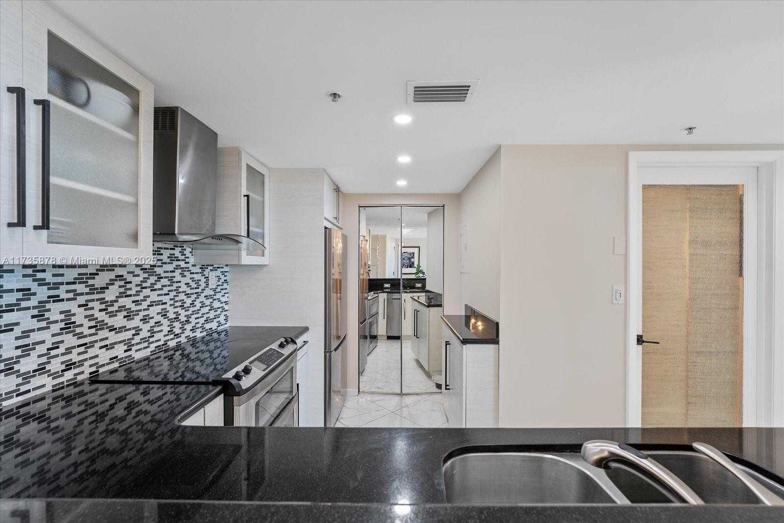 Small Image of 650 WEST AVE #1804, Miami Beach Number 6