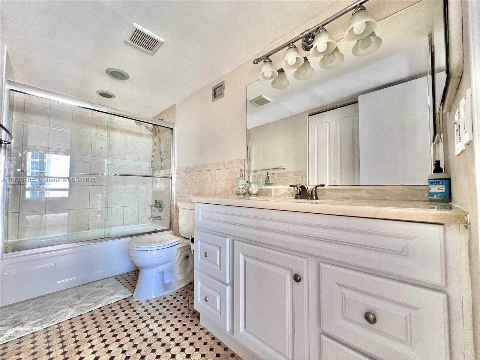 Small Image of 600 NORTH EAST 36TH ST #1502, Miami Number 11