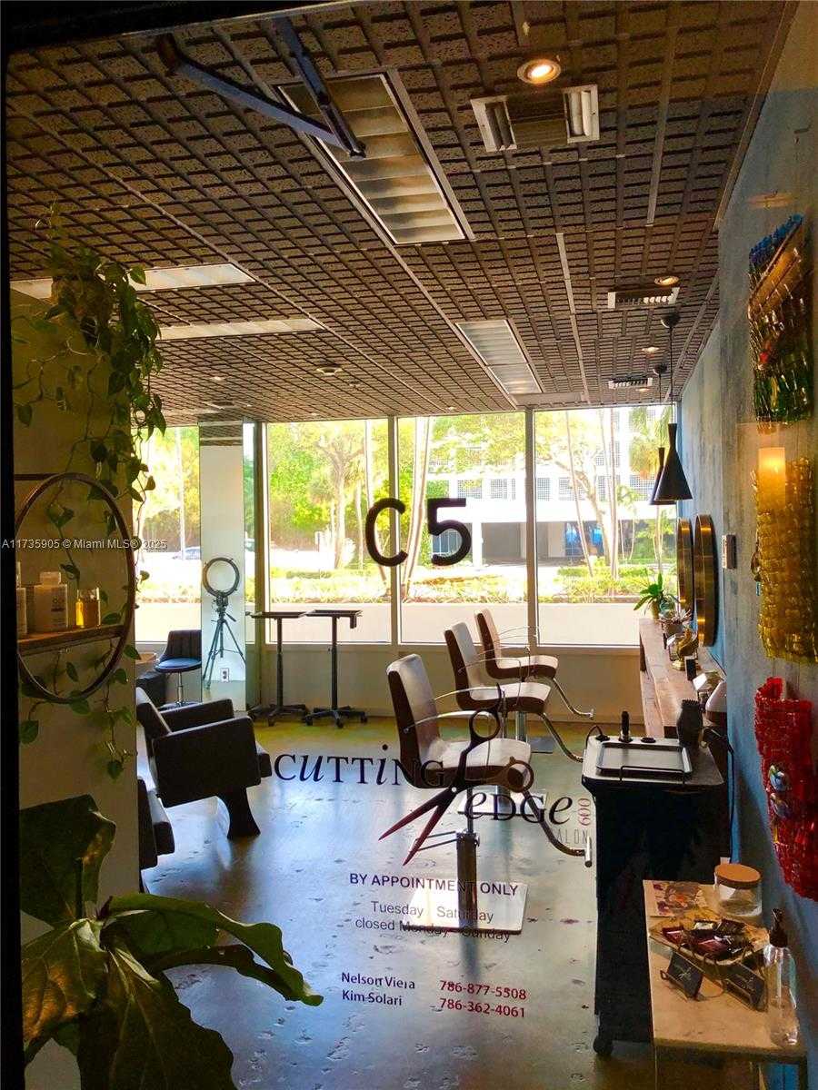 Small Image of 600 NORTH EAST 36TH ST #1502, Miami Number 24