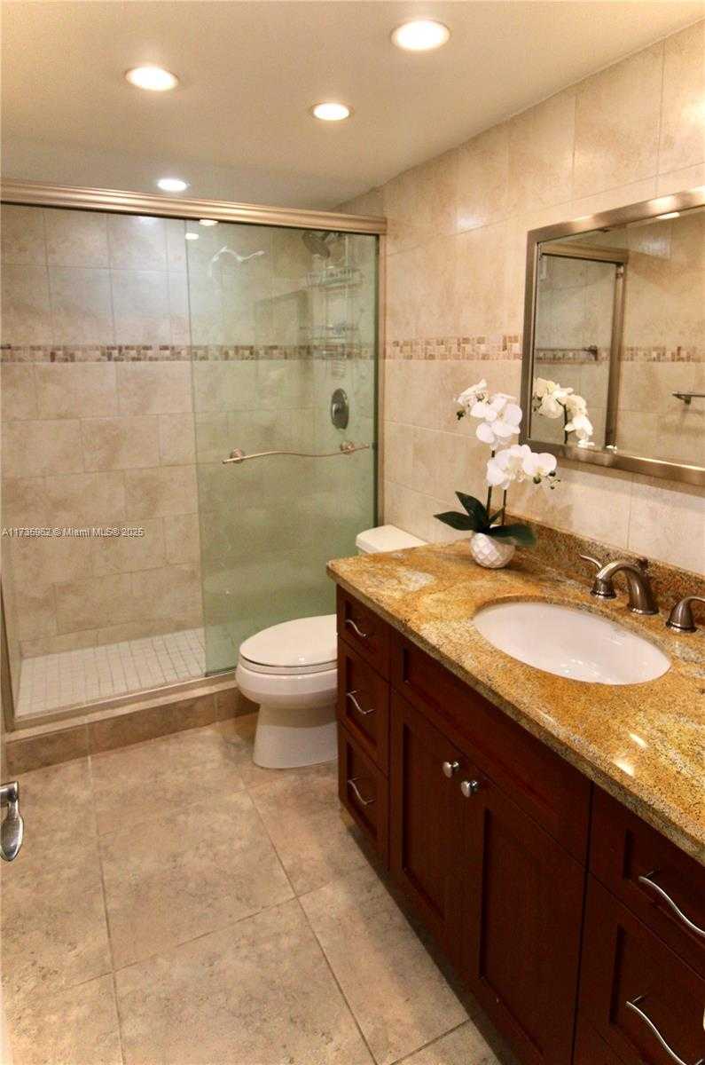 Small Image of 5005 COLLINS AVE #1118, Miami Beach Number 10