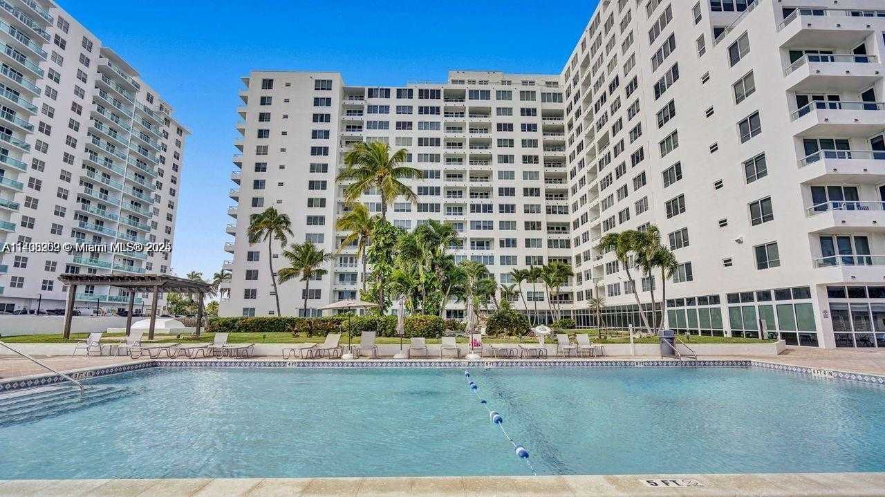 Small Image of 5005 COLLINS AVE #1118, Miami Beach Number 12