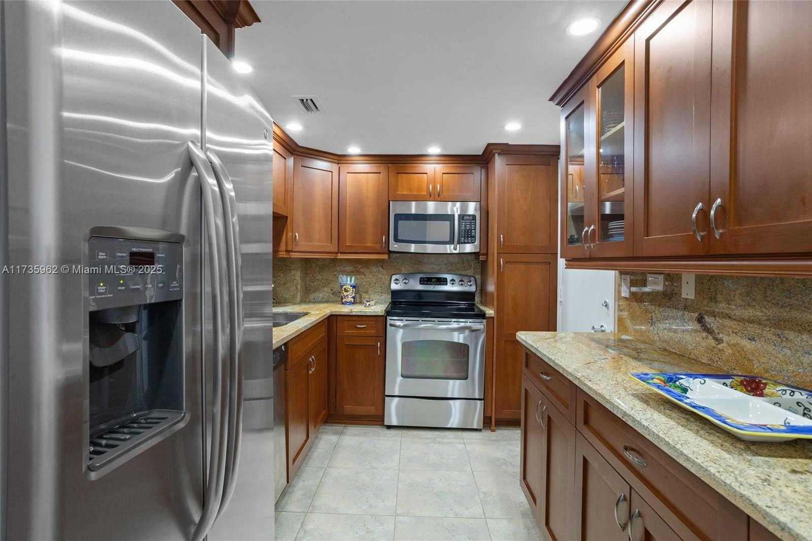 Small Image of 5005 COLLINS AVE #1118, Miami Beach Number 16