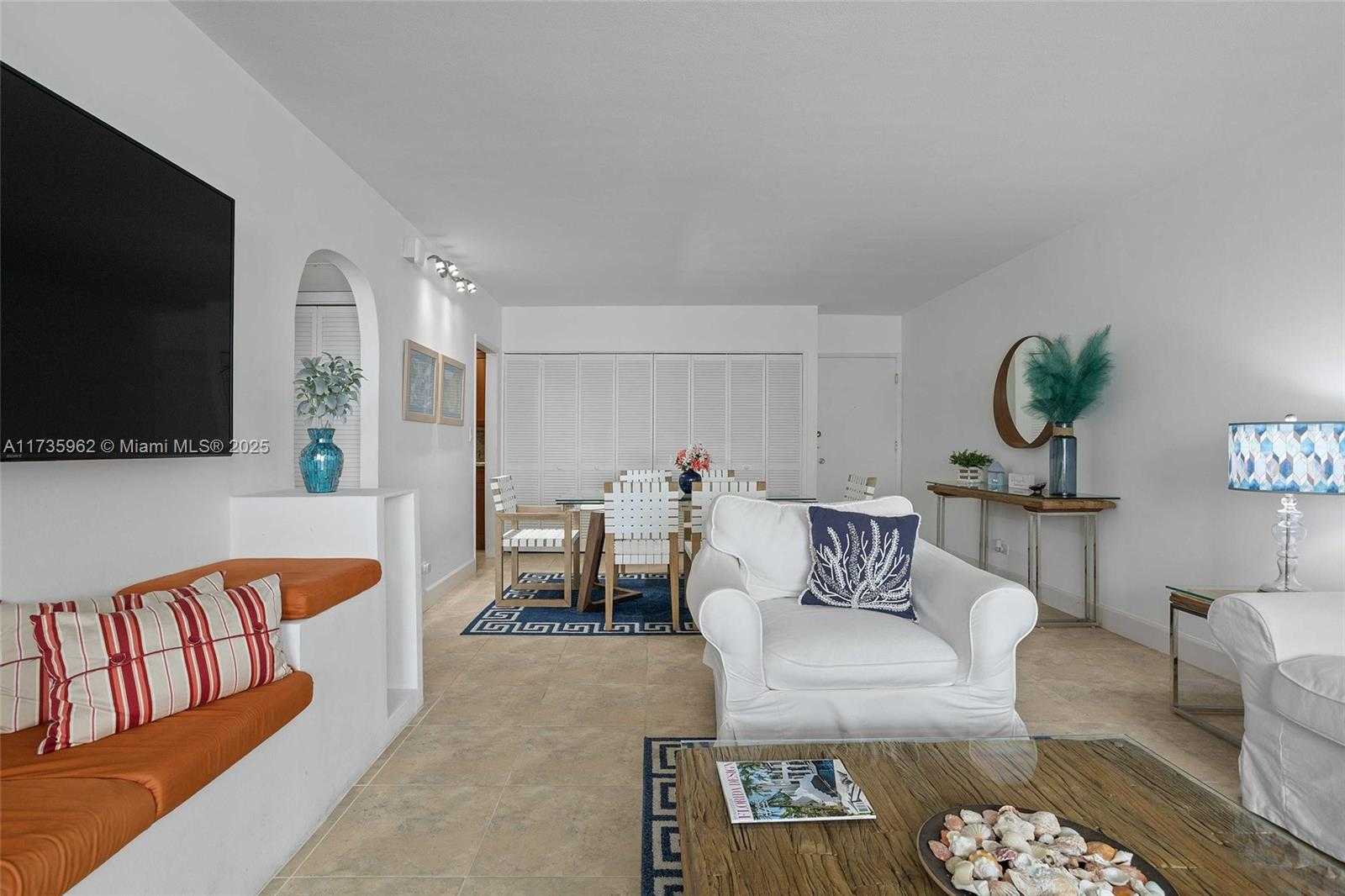 Small Image of 5005 COLLINS AVE #1118, Miami Beach Number 21
