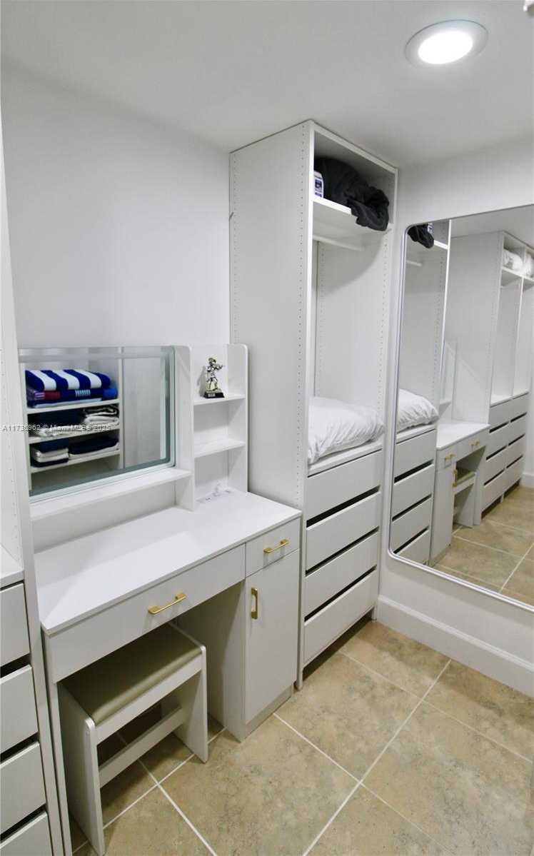 Small Image of 5005 COLLINS AVE #1118, Miami Beach Number 8