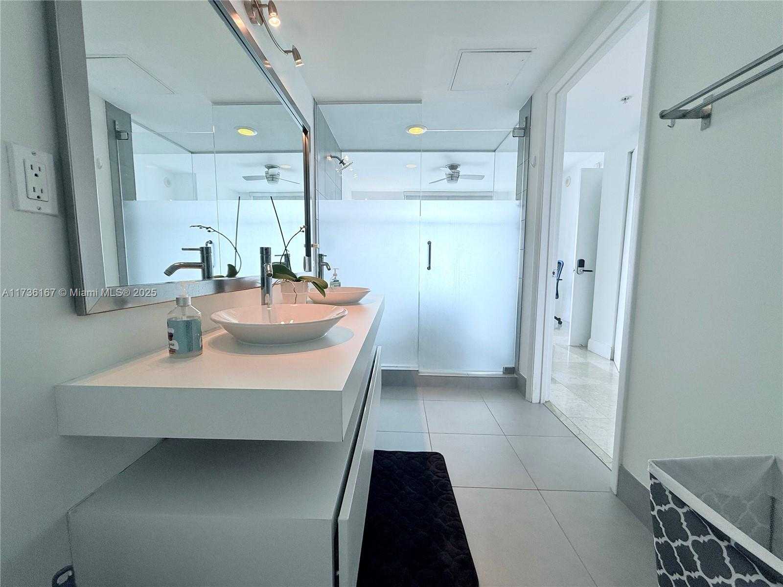 Small Image of 92 SOUTH WEST 3RD ST #4311, Miami Number 28