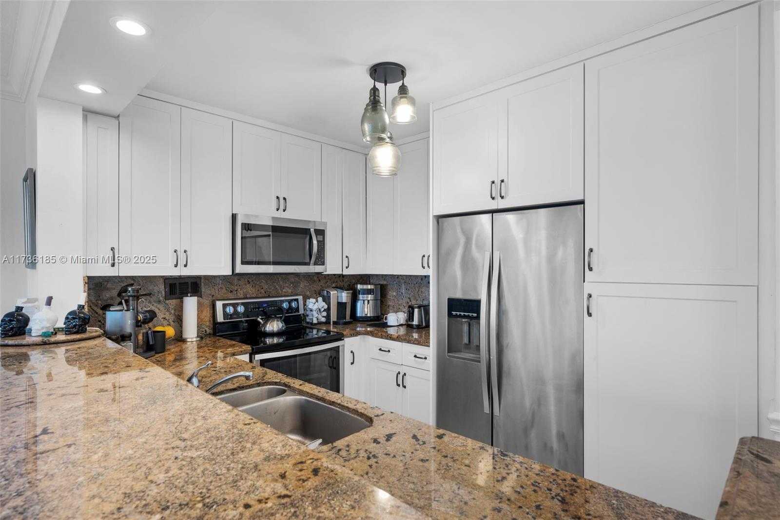 Small Image of 3505 SOUTH OCEAN DR #1221, Hollywood Number 9
