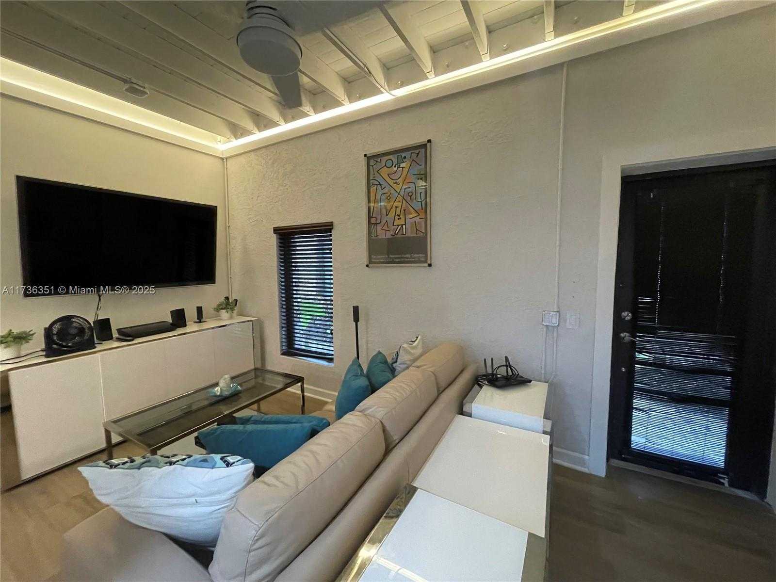 Small Image of 1301 MILAN AVE #5, Coral Gables Number 6