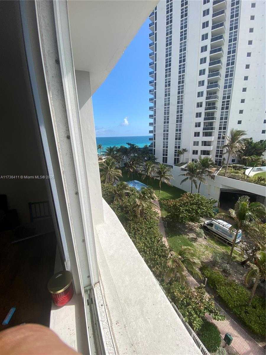 Small Image of 19201 EAST COLLINS AVE #442, Sunny Isles Beach Number 11