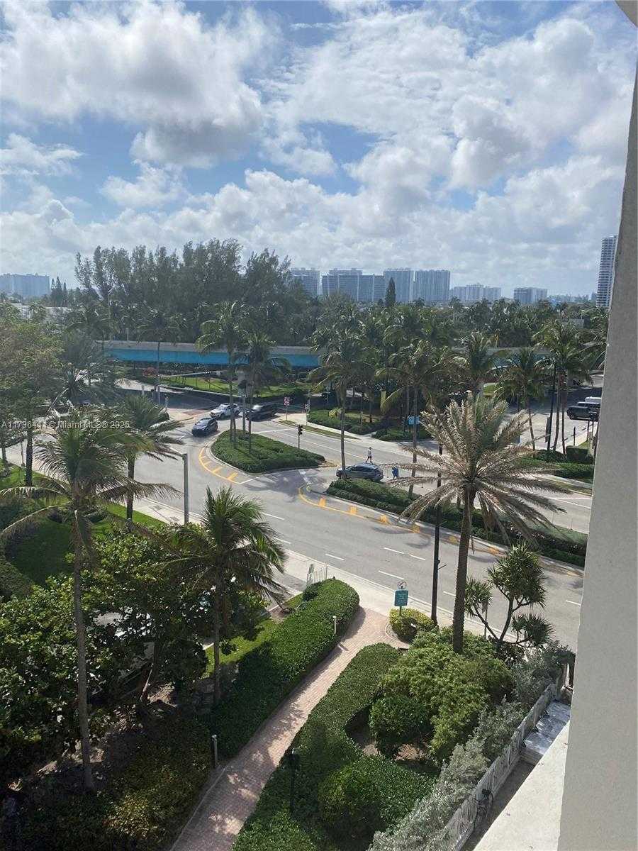 Small Image of 19201 EAST COLLINS AVE #442, Sunny Isles Beach Number 12