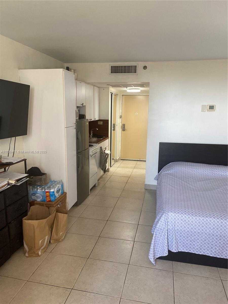 Small Image of 19201 EAST COLLINS AVE #442, Sunny Isles Beach Number 13