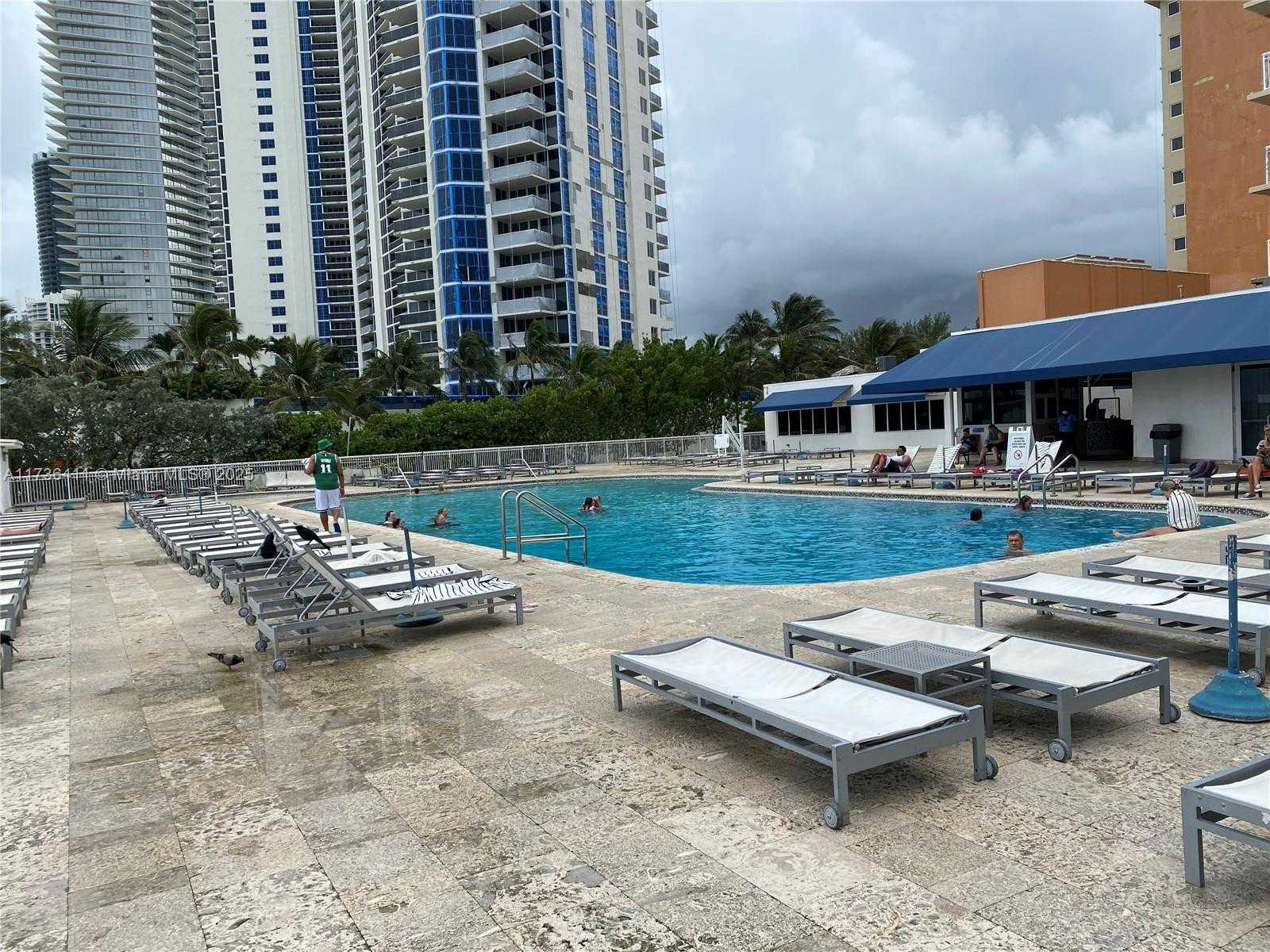Small Image of 19201 EAST COLLINS AVE #442, Sunny Isles Beach Number 4