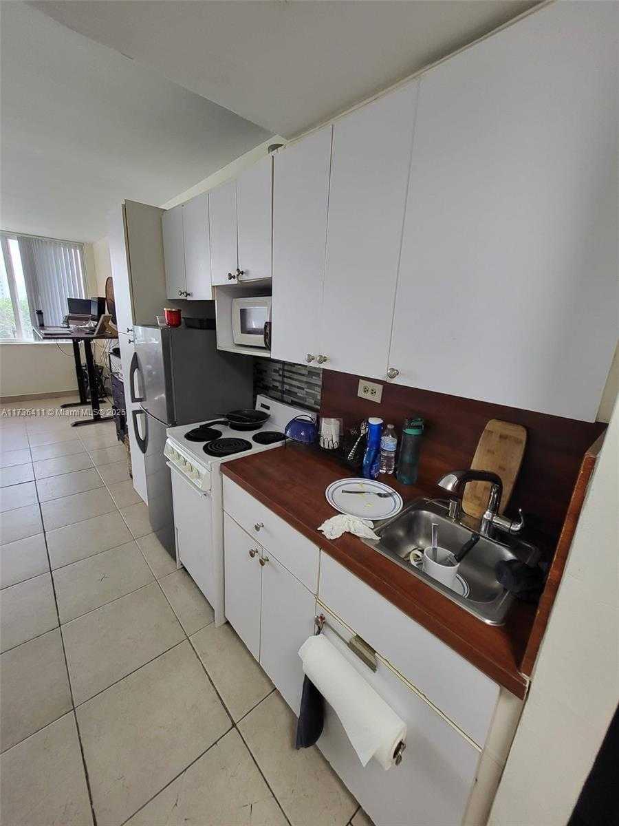 Small Image of 19201 EAST COLLINS AVE #442, Sunny Isles Beach Number 7