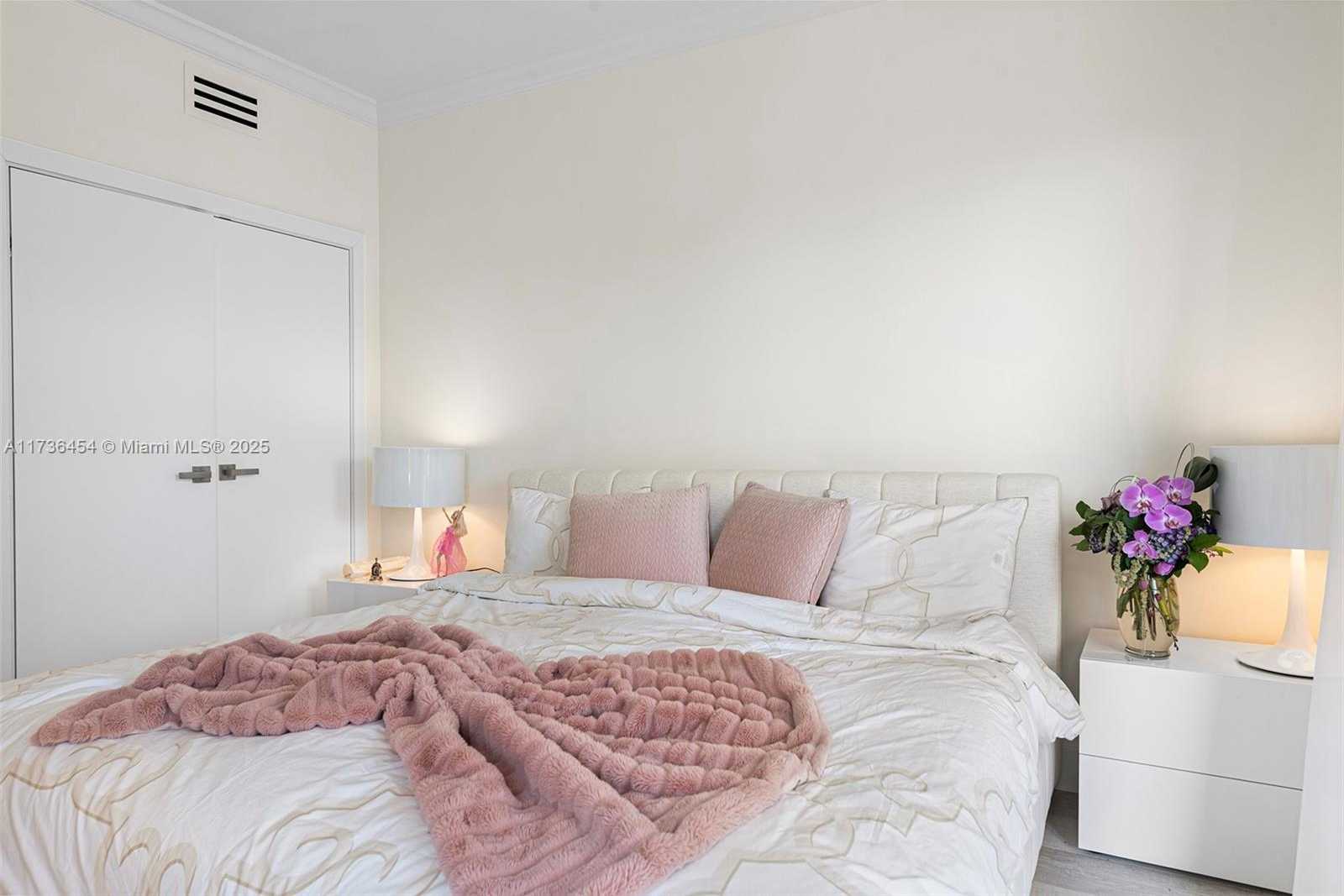 Small Image of 19122 FISHER ISLAND DR #19122, Miami Beach Number 15