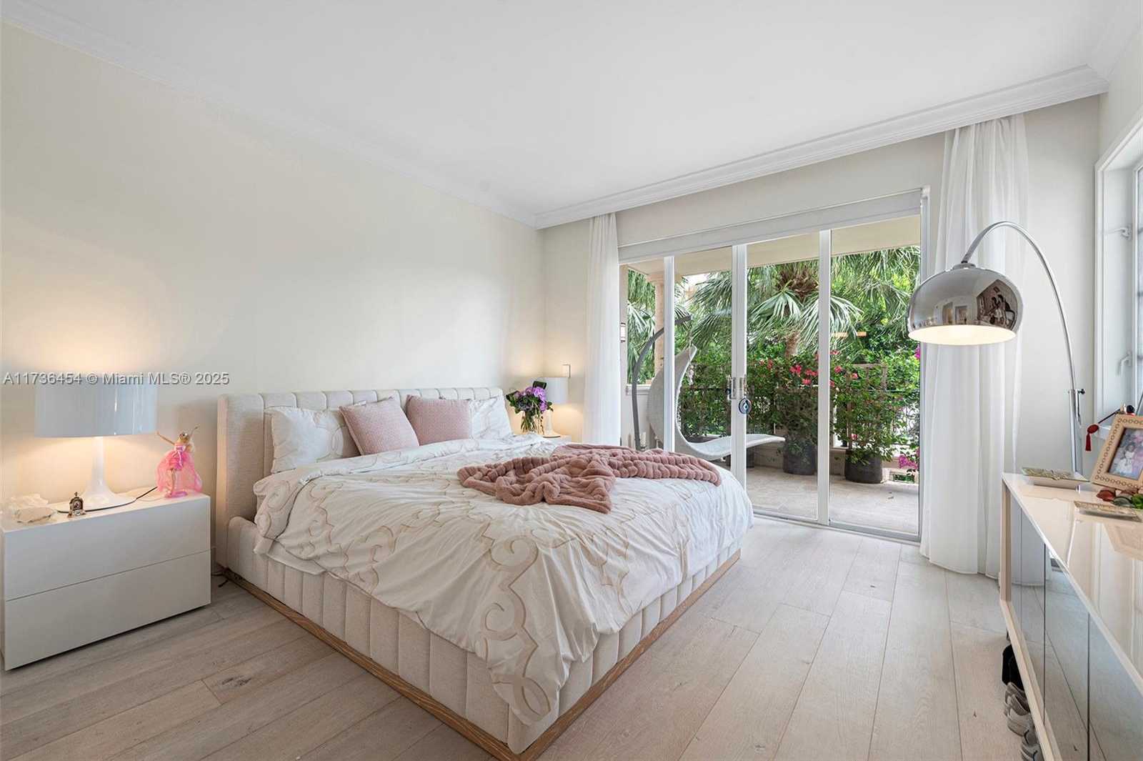 Small Image of 19122 FISHER ISLAND DR #19122, Miami Beach Number 19