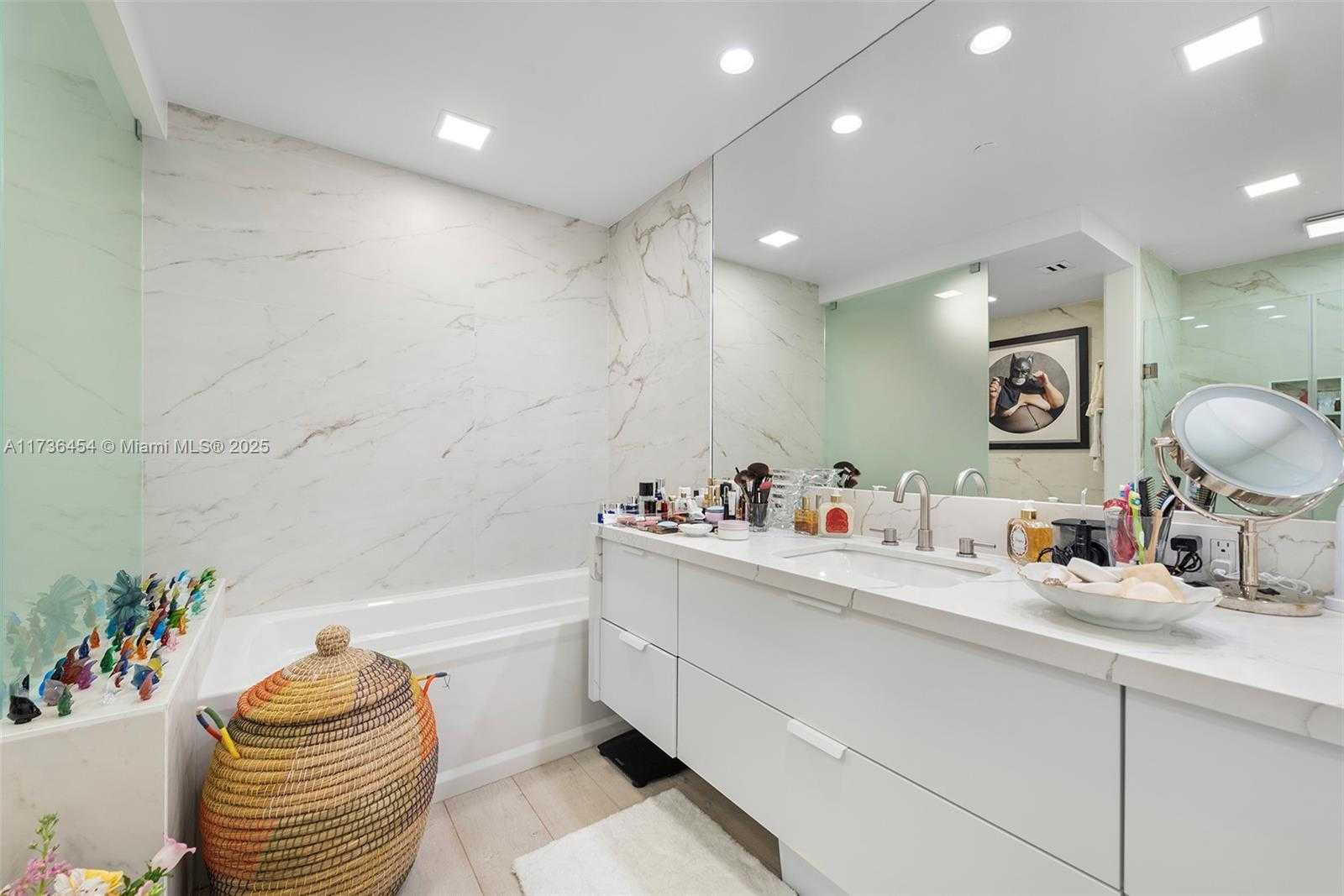 Small Image of 19122 FISHER ISLAND DR #19122, Miami Beach Number 36