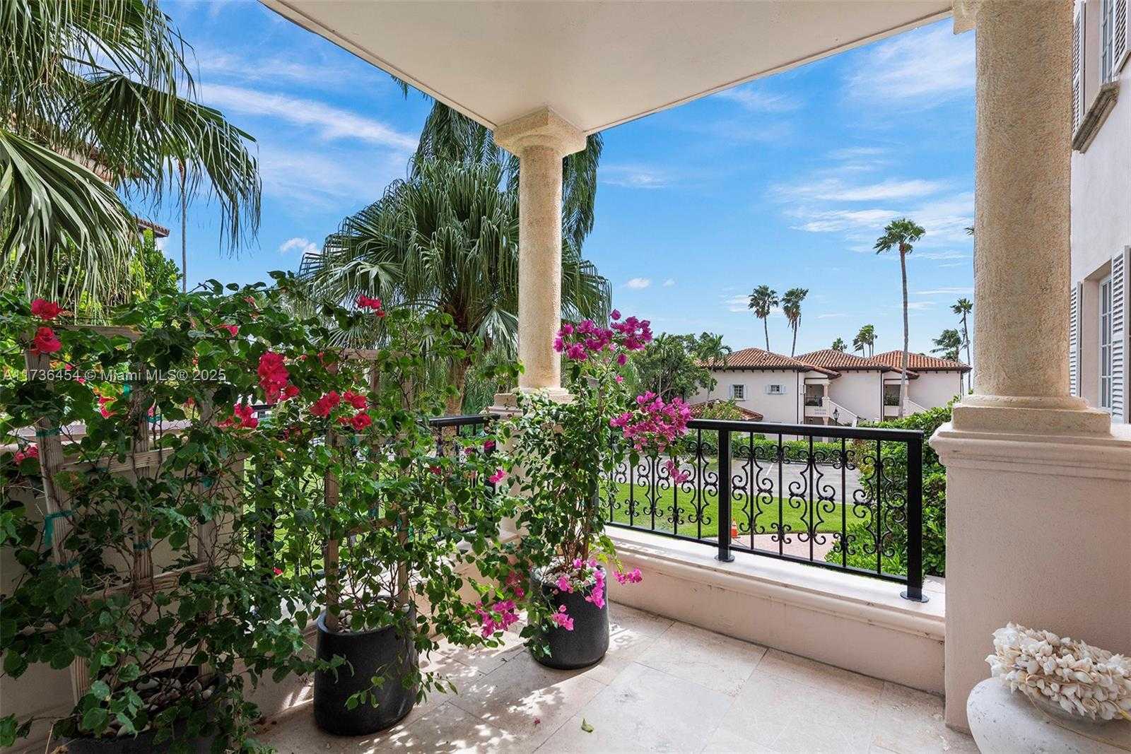Small Image of 19122 FISHER ISLAND DR #19122, Miami Beach Number 39