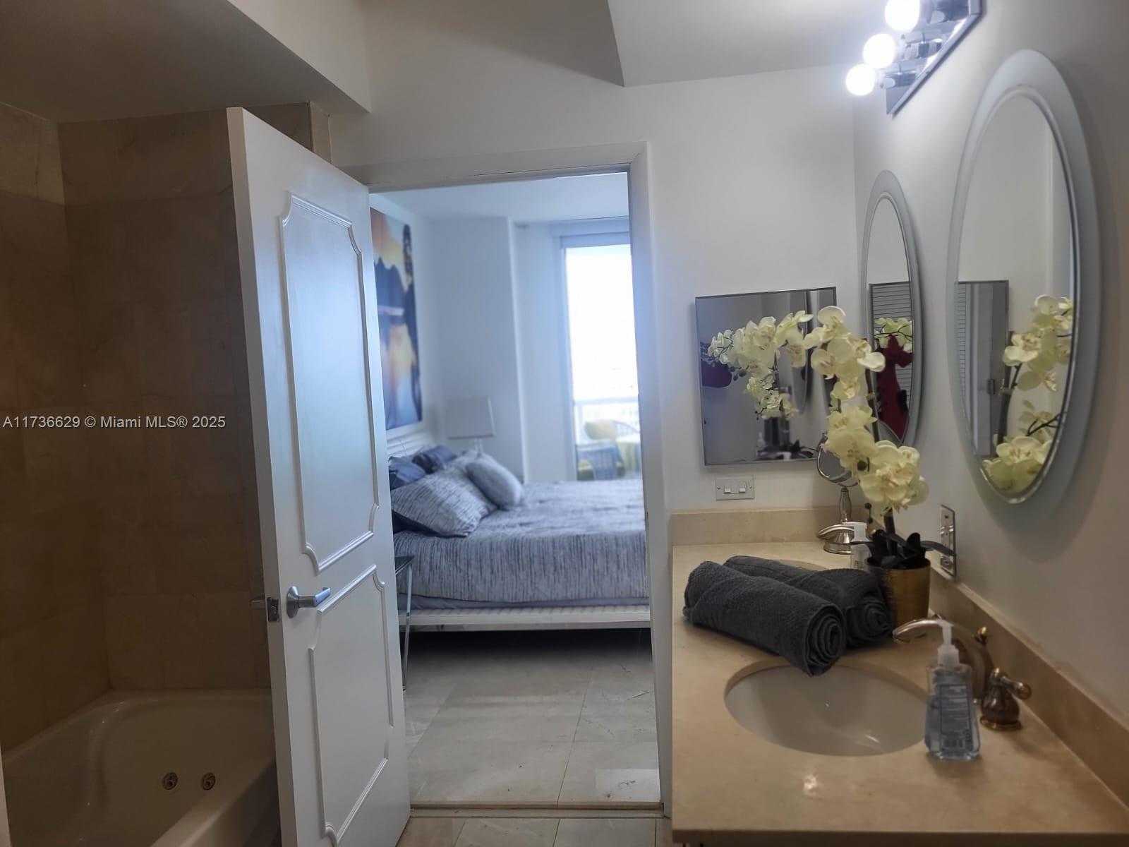 Small Image of 6365 COLLINS AVE #2511, Miami Beach Number 10