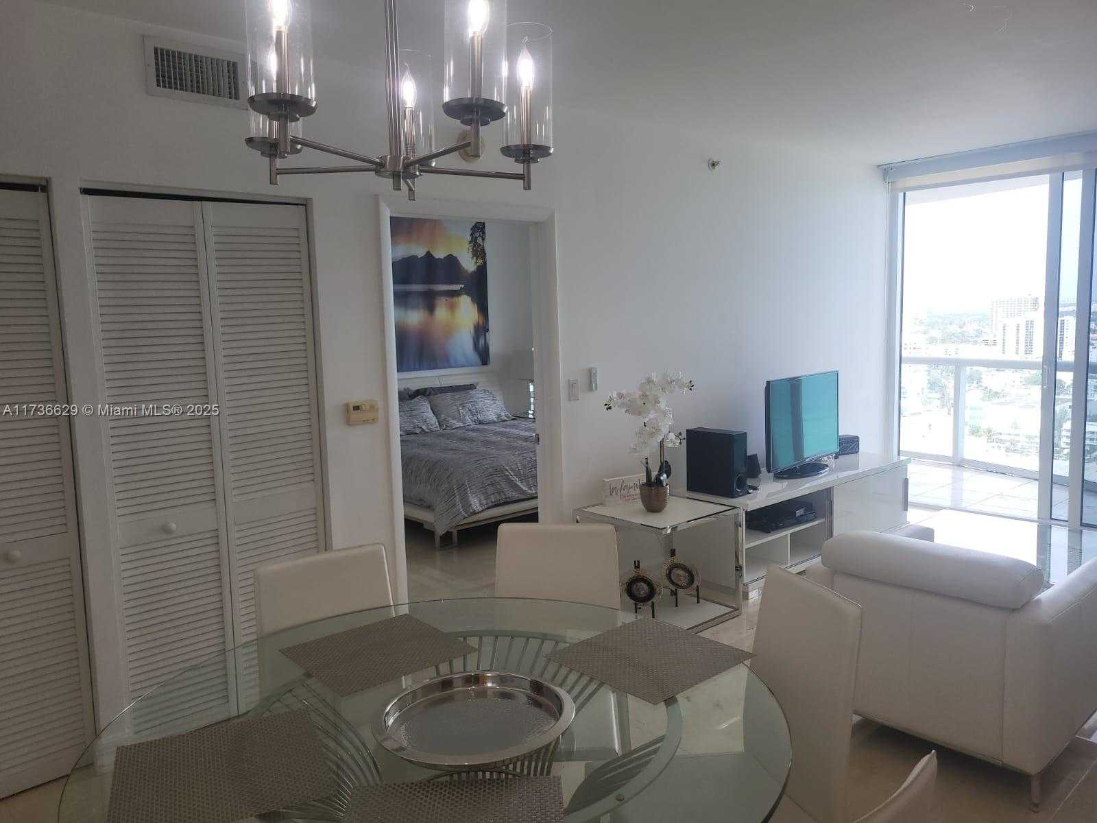 Small Image of 6365 COLLINS AVE #2511, Miami Beach Number 3