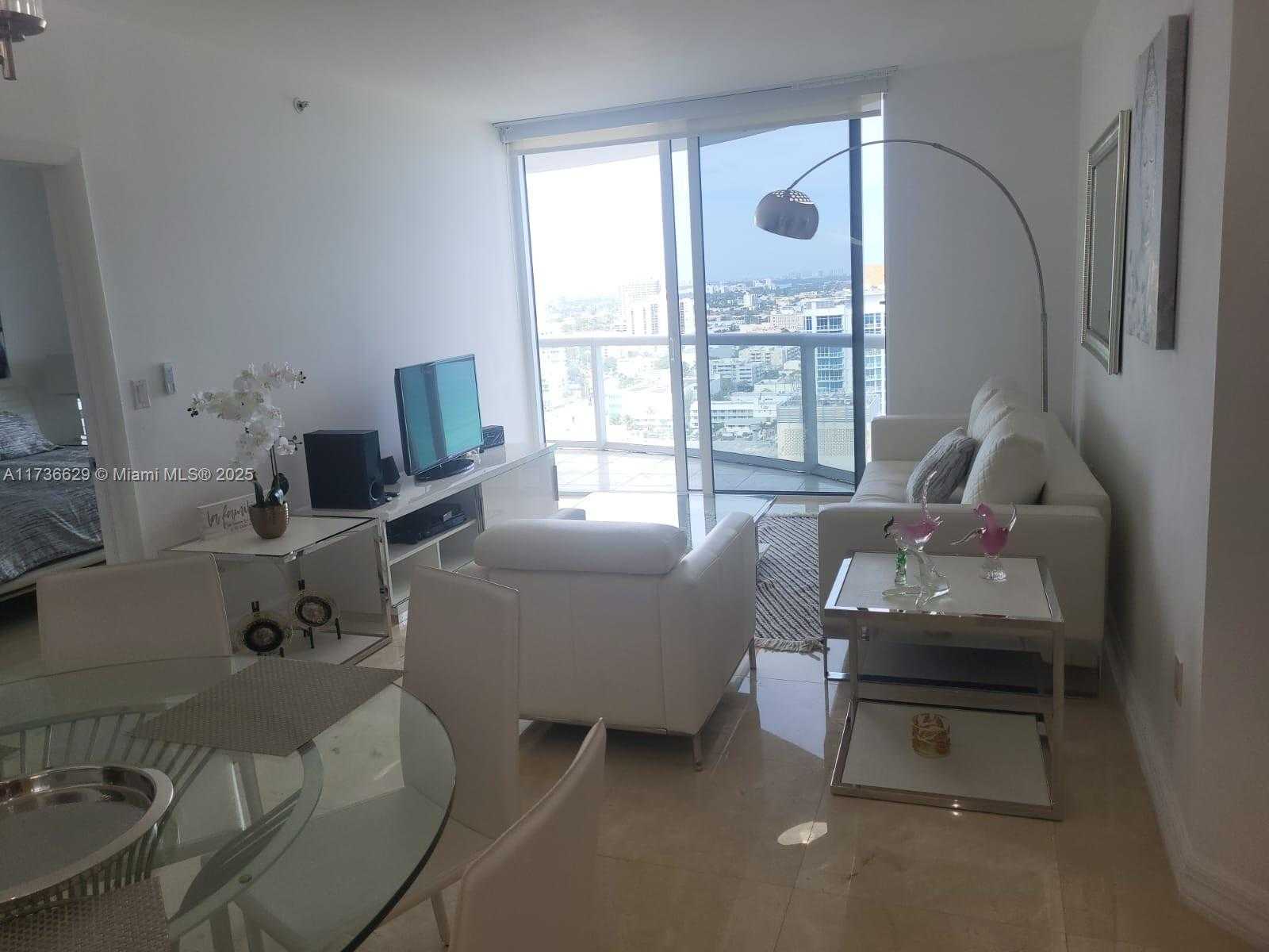Small Image of 6365 COLLINS AVE #2511, Miami Beach Number 4