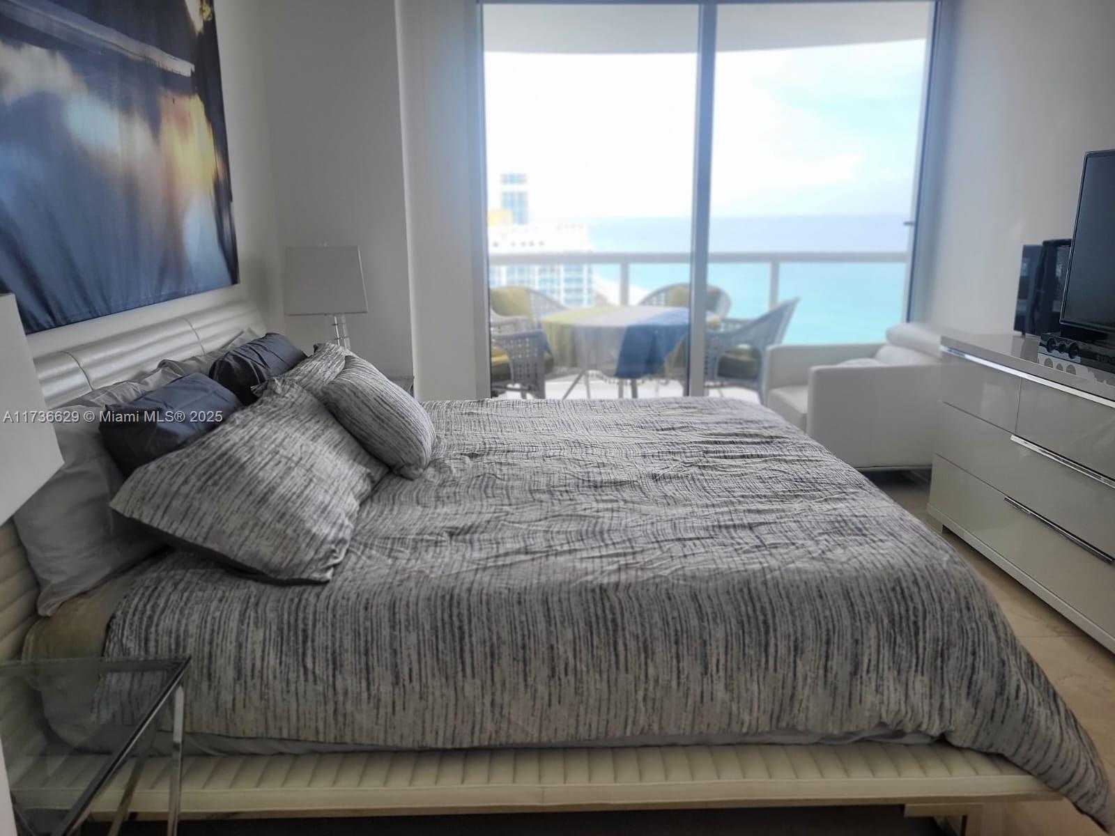 Small Image of 6365 COLLINS AVE #2511, Miami Beach Number 9