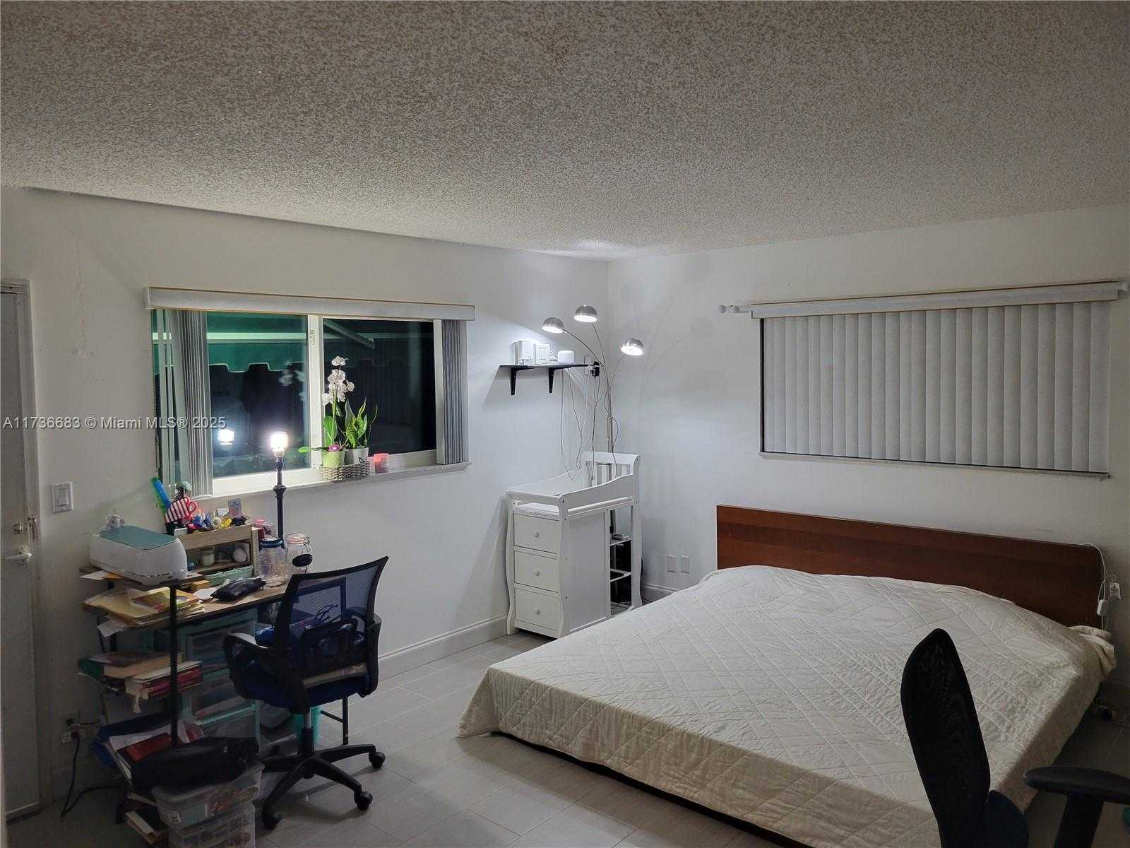 Imagen de Pequeño Objeto