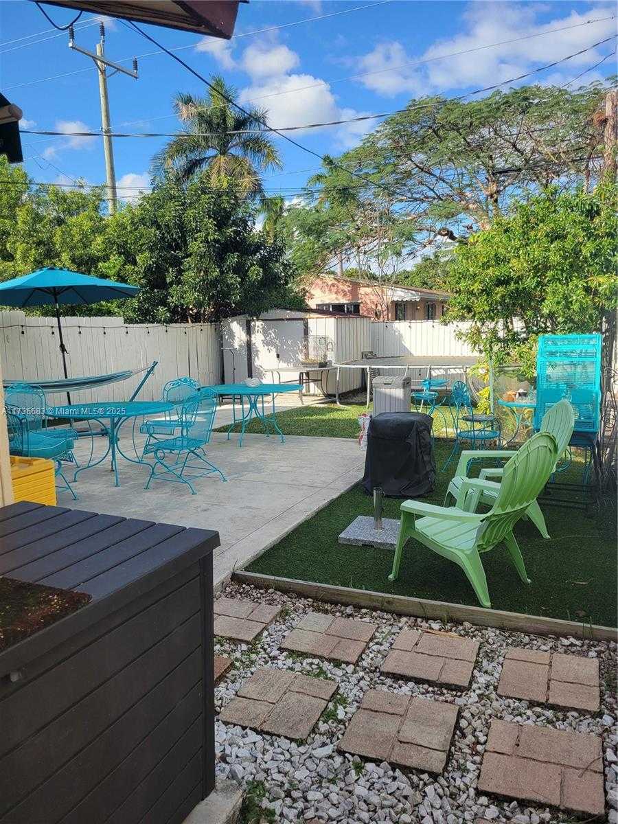 Imagen de Pequeño Objeto