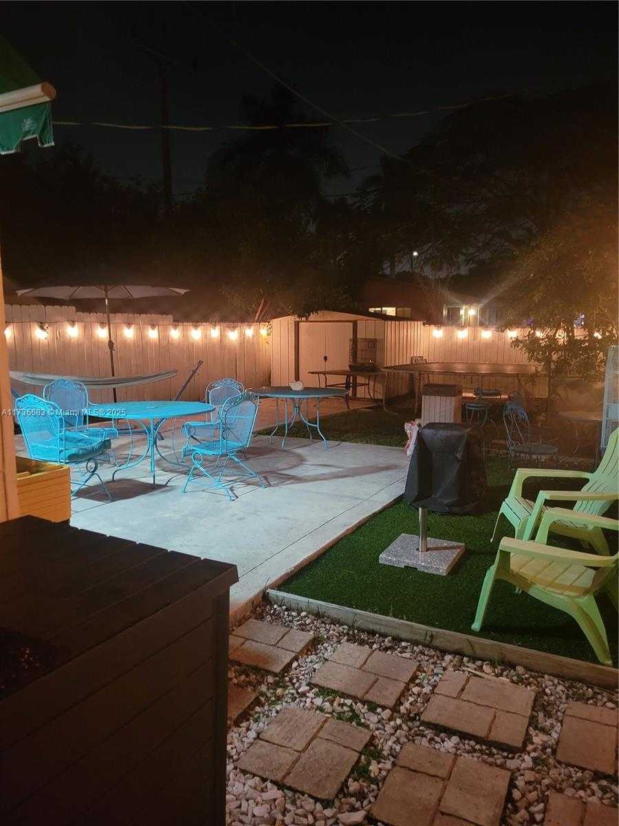 Imagen de Pequeño Objeto