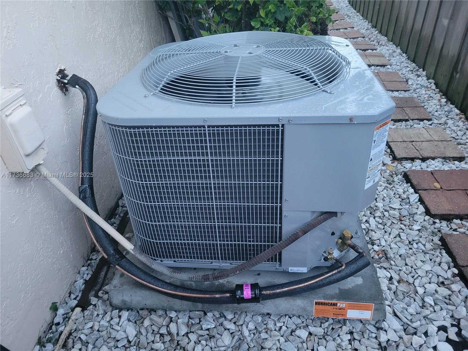 Imagen de Pequeño Objeto