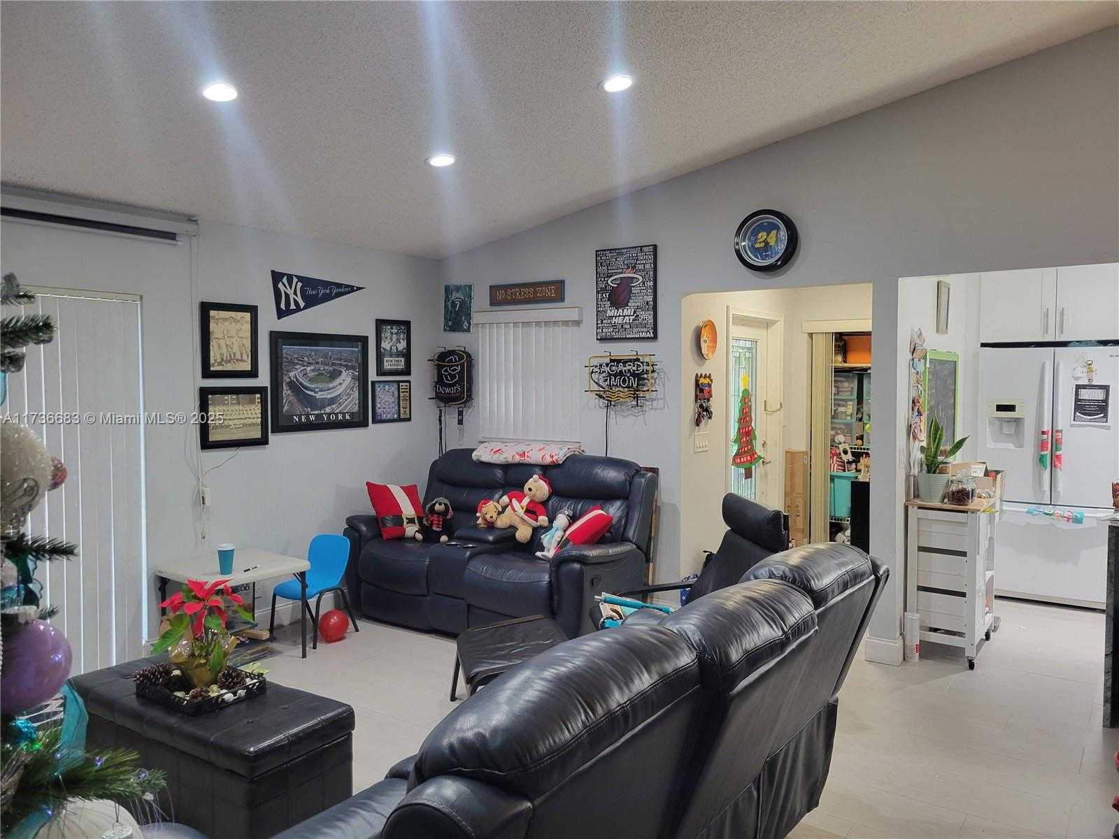 Imagen de Pequeño Objeto