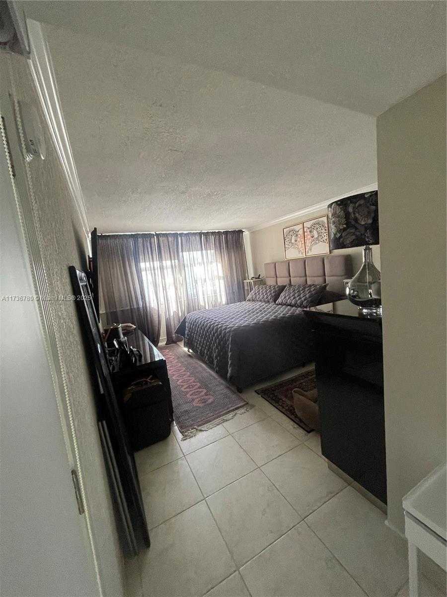 Small Image of 2030 #608, Hallandale Beach Number 12