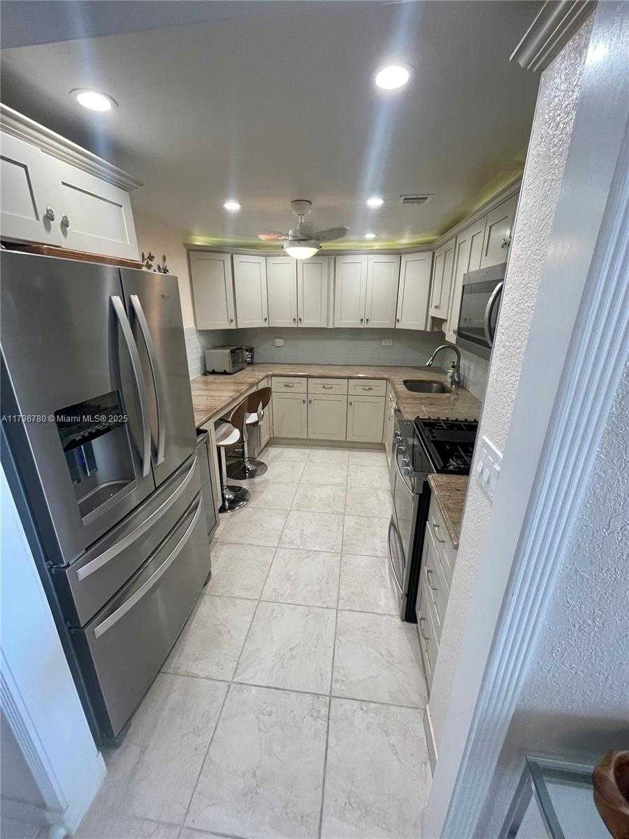 Small Image of 2030 #608, Hallandale Beach Number 19