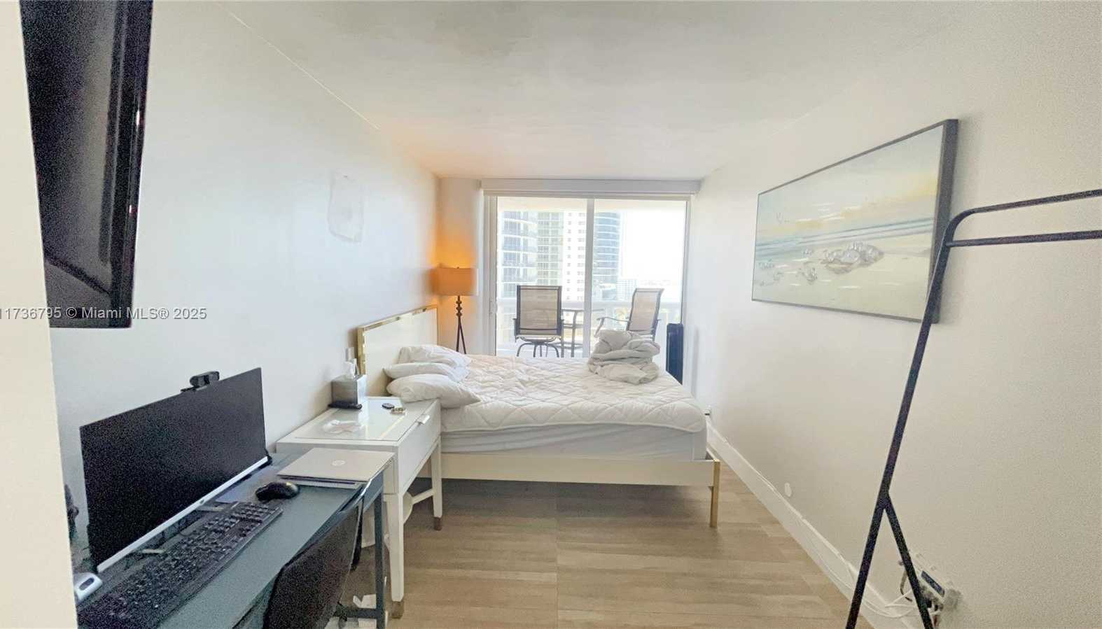 Small Image of 1717 NORTH BAYSHORE DR #A-1951, Miami Number 19