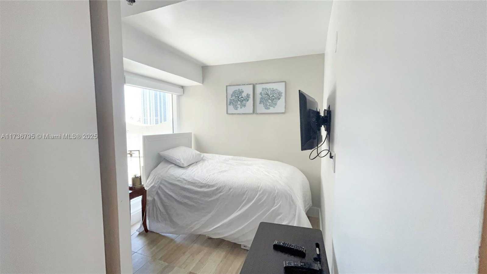Small Image of 1717 NORTH BAYSHORE DR #A-1951, Miami Number 23