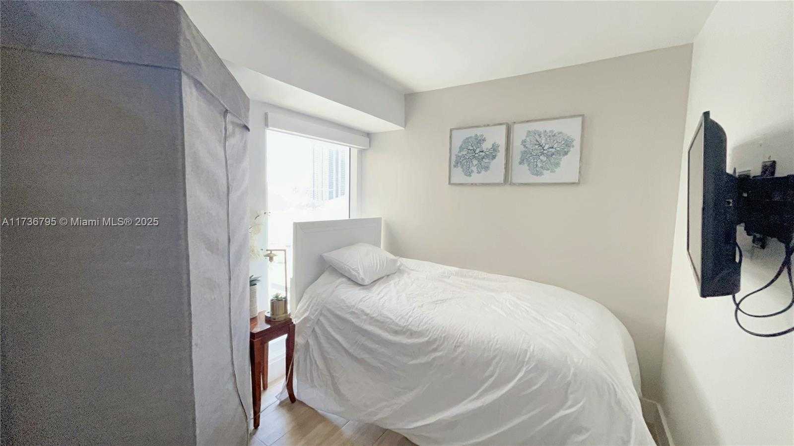 Small Image of 1717 NORTH BAYSHORE DR #A-1951, Miami Number 24