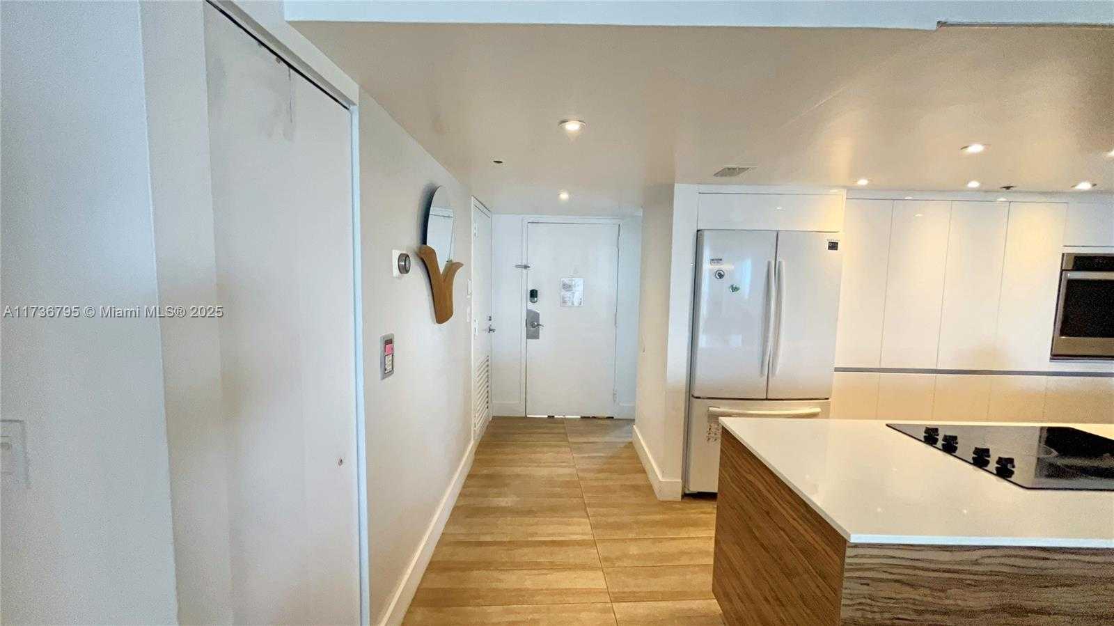 Small Image of 1717 NORTH BAYSHORE DR #A-1951, Miami Number 7