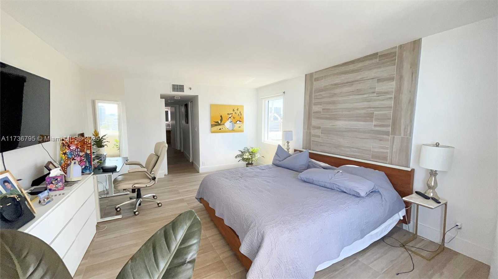 Small Image of 1717 NORTH BAYSHORE DR #A-1951, Miami Number 9