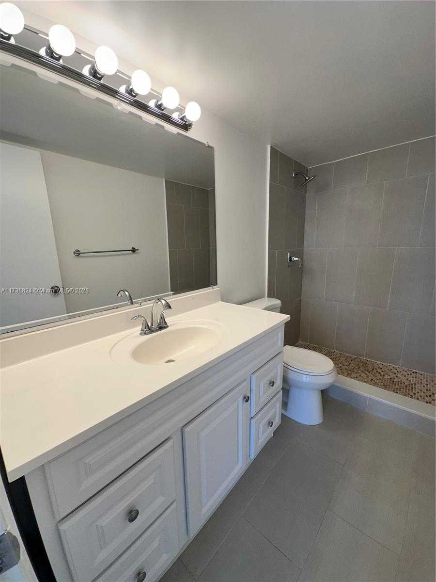 Small Image of 9800 WEST BAY HARBOR DR #412, Bay Harbor Islands Number 19