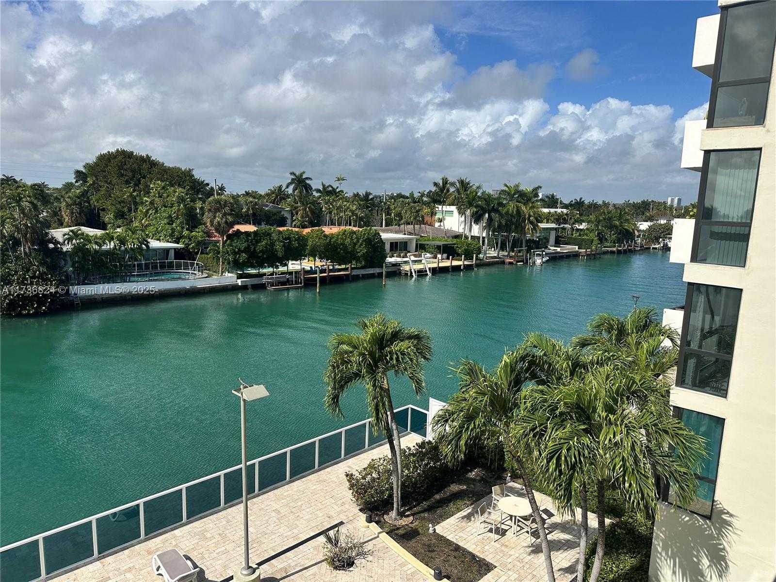 Small Image of 9800 WEST BAY HARBOR DR #412, Bay Harbor Islands Number 4