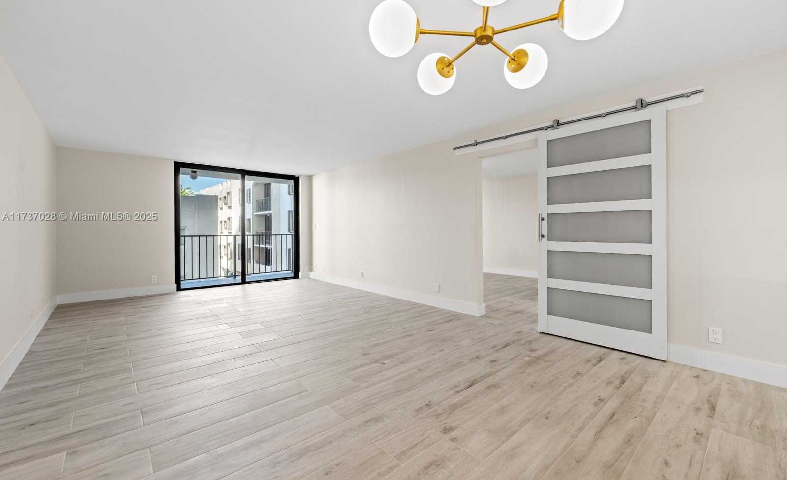 Small Image of 2625 COLLINS AVE #309, Miami Beach Number 12