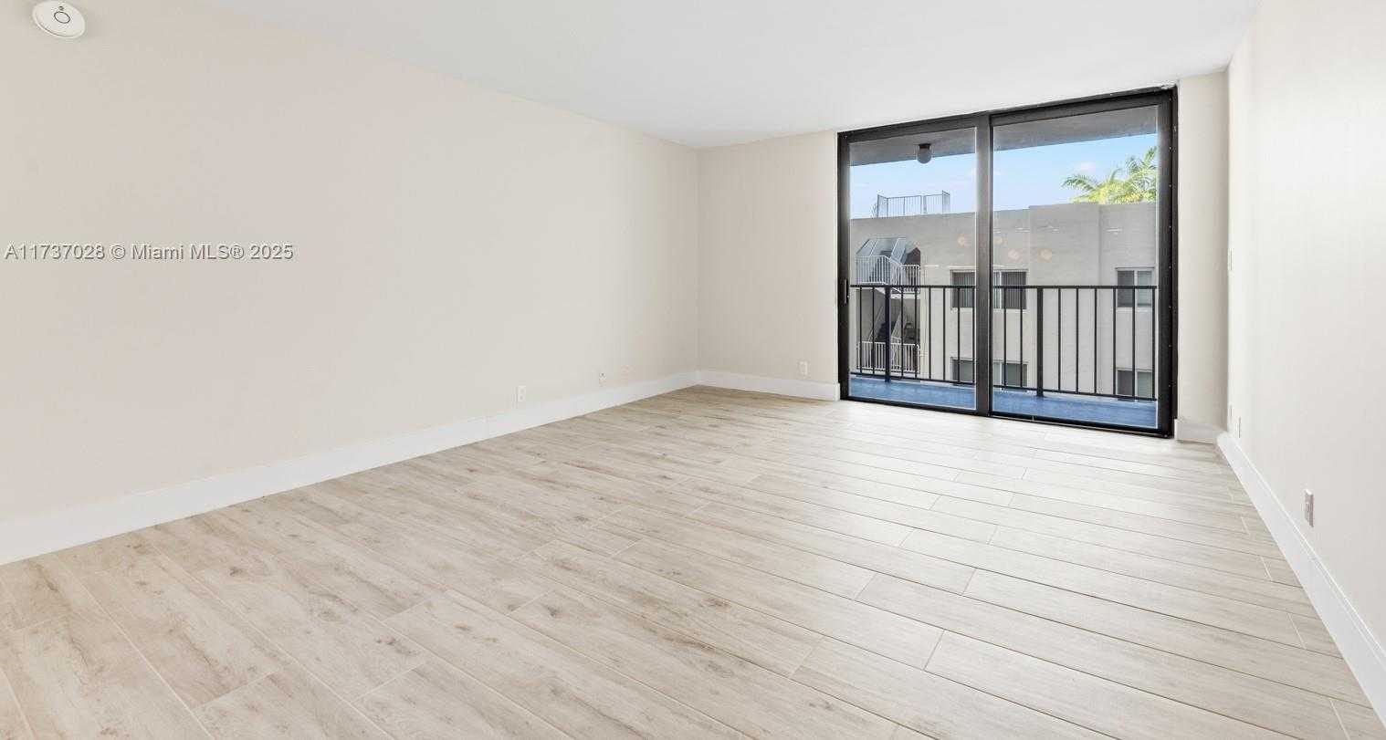 Small Image of 2625 COLLINS AVE #309, Miami Beach Number 13