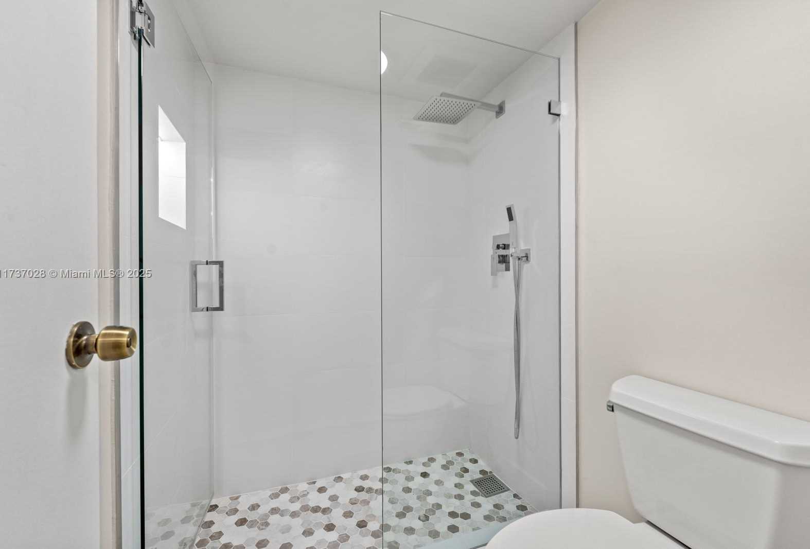 Small Image of 2625 COLLINS AVE #309, Miami Beach Number 23