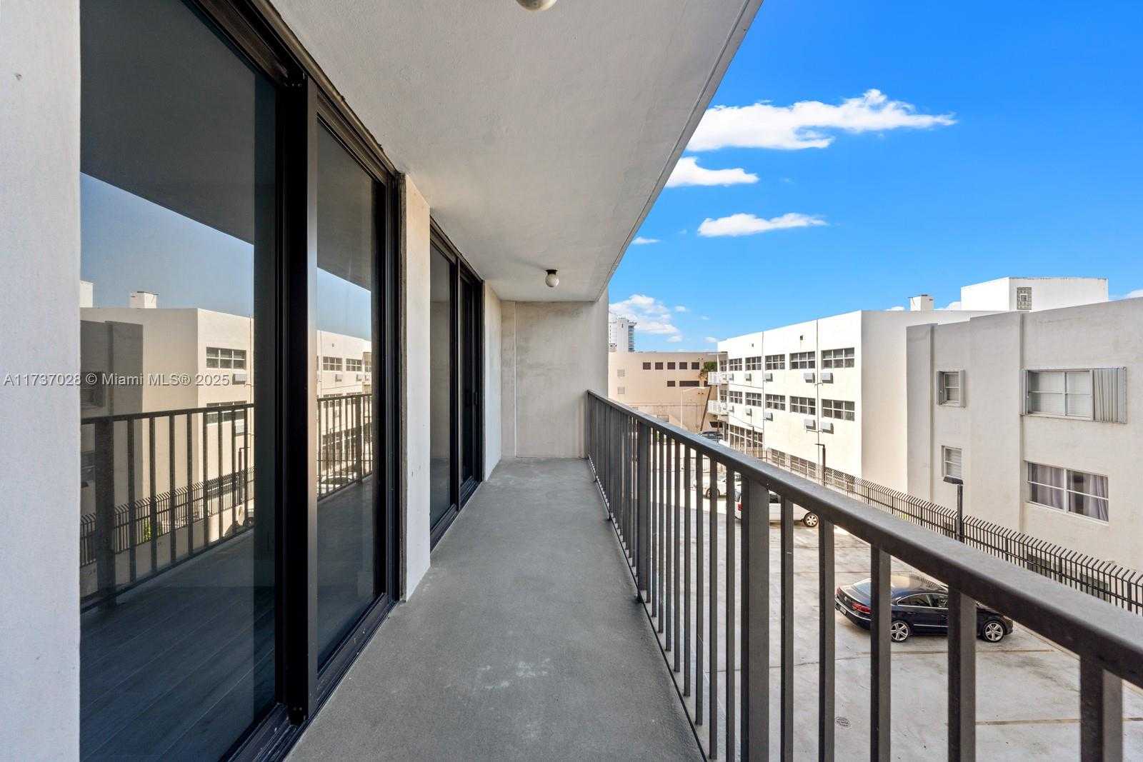 Small Image of 2625 COLLINS AVE #309, Miami Beach Number 25