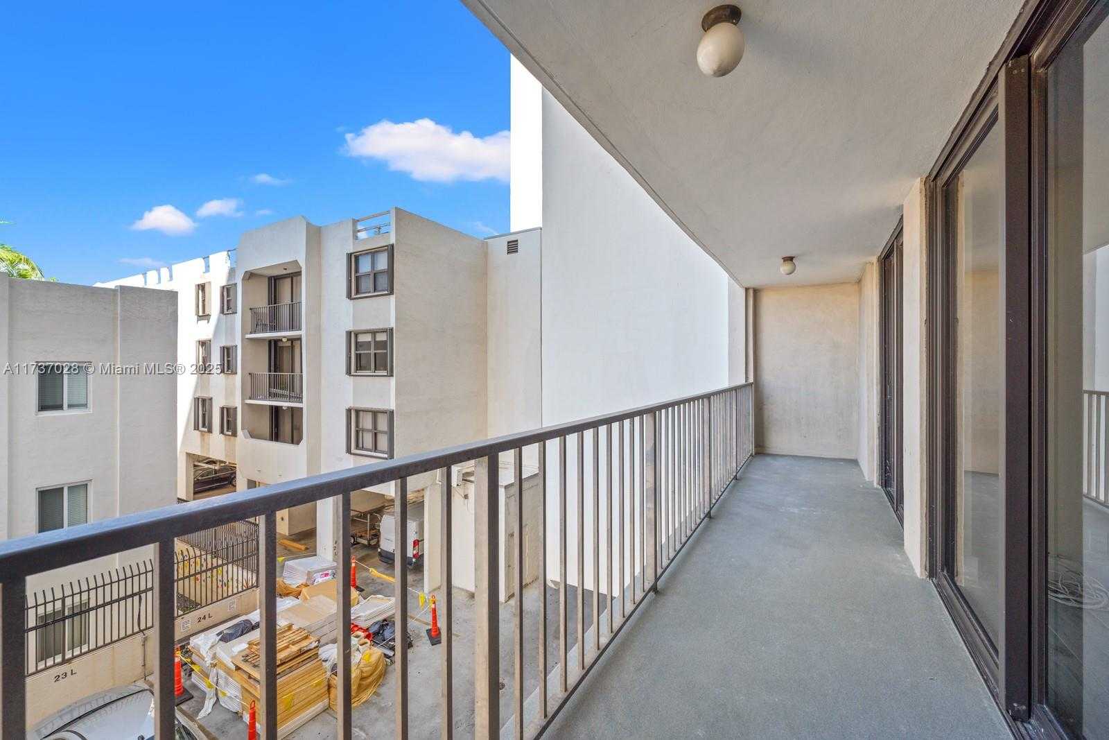 Small Image of 2625 COLLINS AVE #309, Miami Beach Number 26
