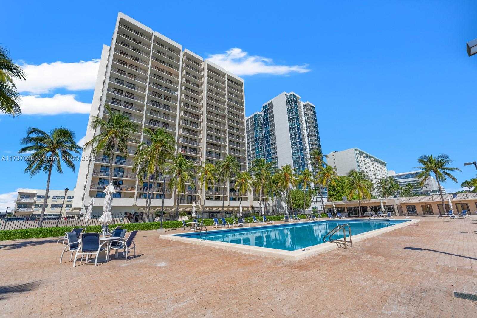 Small Image of 2625 COLLINS AVE #309, Miami Beach Number 29