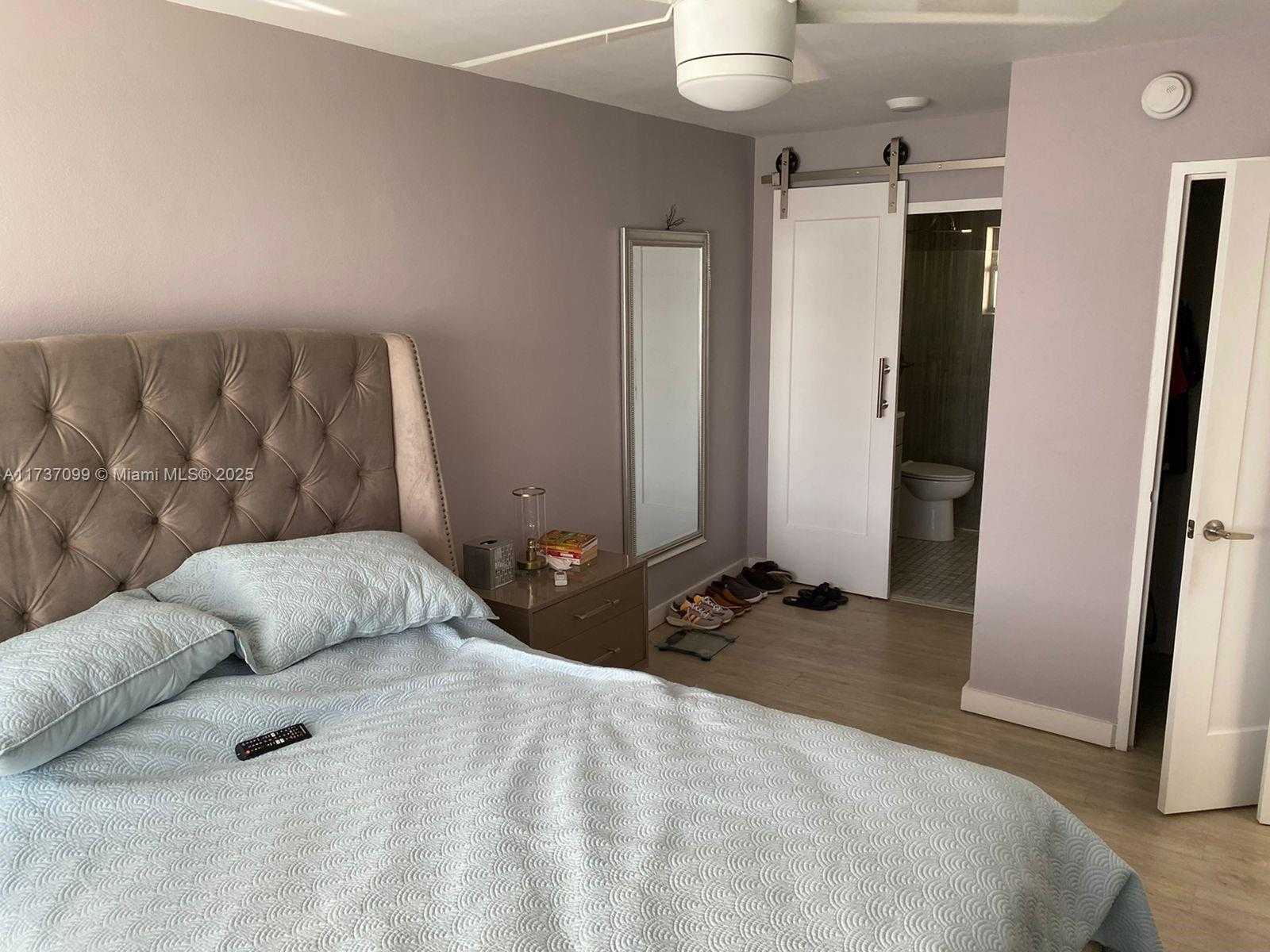 Small Image of 220 KINGS POINT DR #106, Sunny Isles Beach Number 10